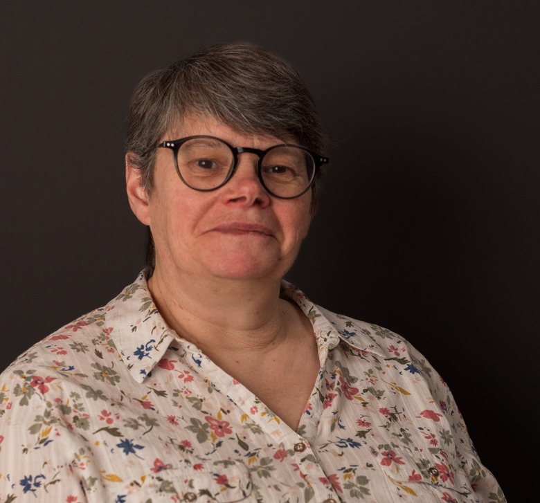 Portrait de Véronique Bizot consultante informatique, formatrice numérique et fondatrice de CoActionNumerique dans le massif des Bauges en Savoie.