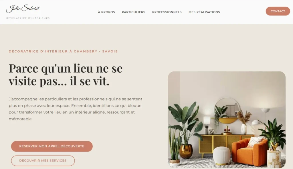 Photo de la page d'accueil du site internet de Julie Saborit, décoratrice d'intérieur à Chambéry